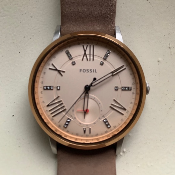 FOSSIL LADIES WATCH - Picture 1 of 4